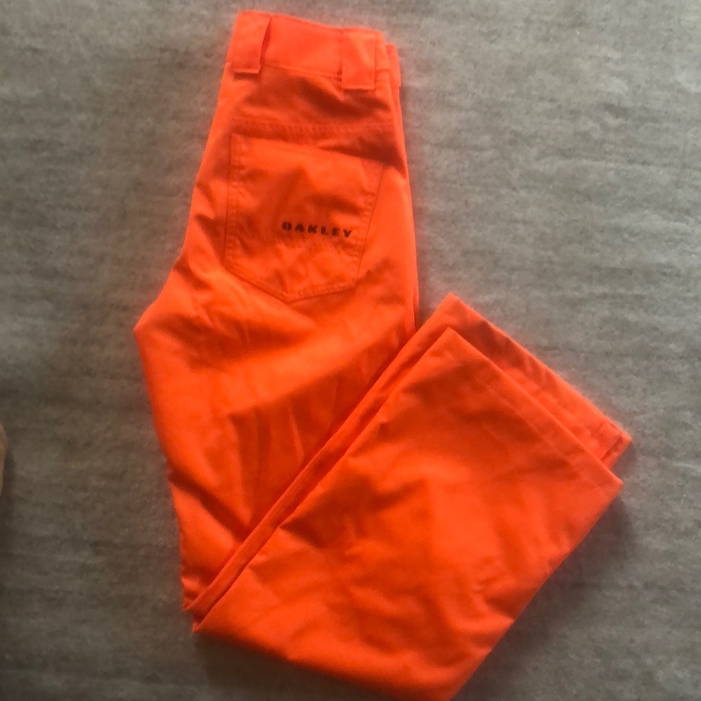 Small Oakley snow pants.  So dope!